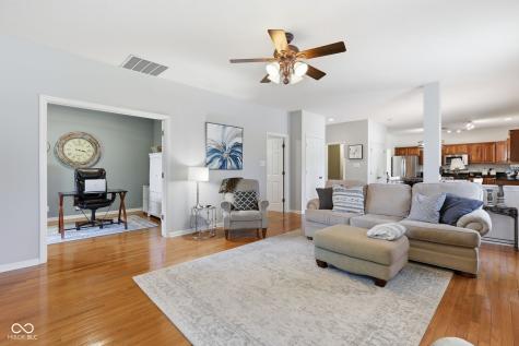 8240 Thorn Bend Drive Indianapolis IN 46278
