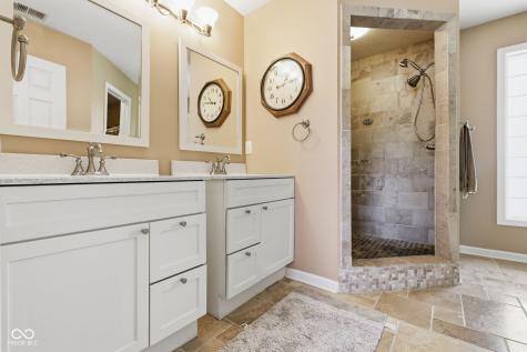 8240 Thorn Bend Drive Indianapolis IN 46278