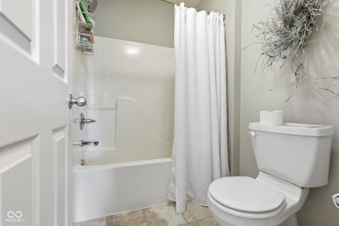 8240 Thorn Bend Drive Indianapolis IN 46278
