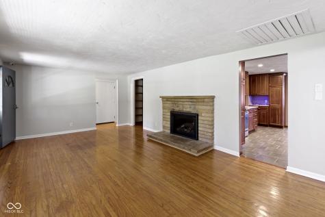 11994 Greenfield Road Zionsville IN 46077