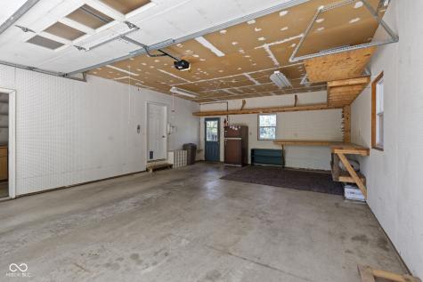 11994 Greenfield Road Zionsville IN 46077