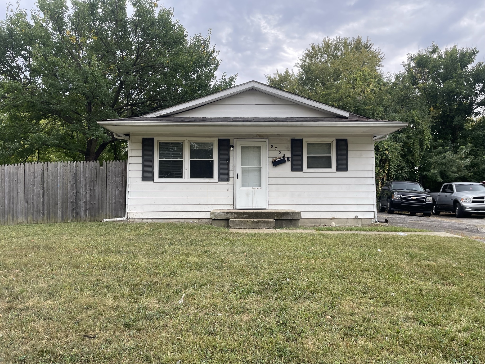 9725 Ellis Court Indianapolis IN 46235