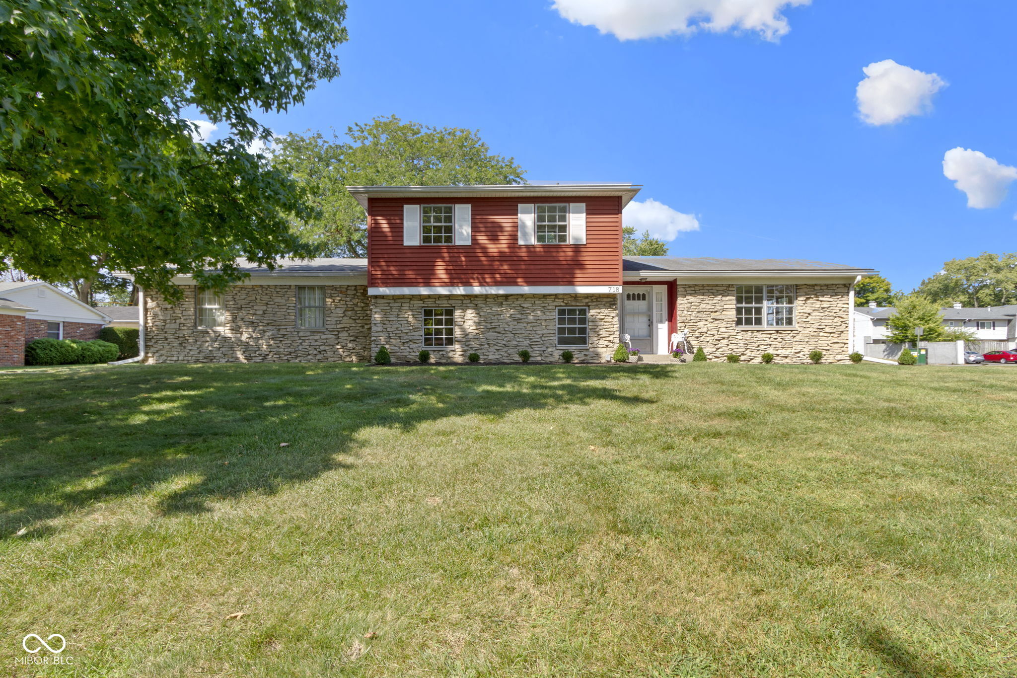 718 Bradford Circle Indianapolis IN 46214