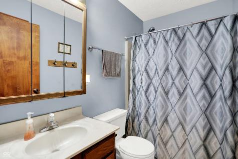 8 Marys Court Whiteland IN 46184