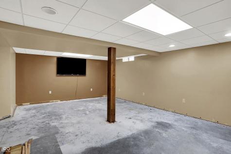 8 Marys Court Whiteland IN 46184