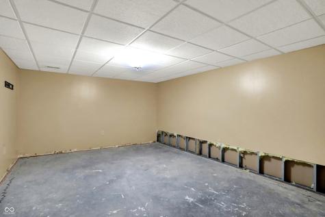 8 Marys Court Whiteland IN 46184