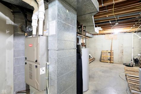 8 Marys Court Whiteland IN 46184