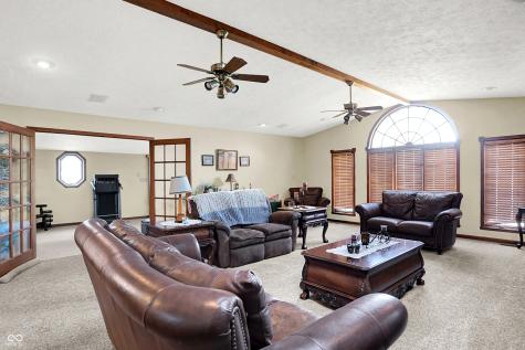 8 Marys Court Whiteland IN 46184