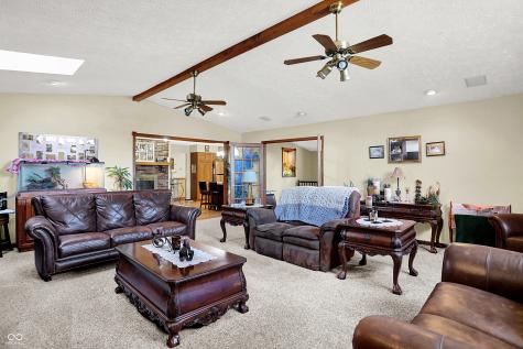 8 Marys Court Whiteland IN 46184