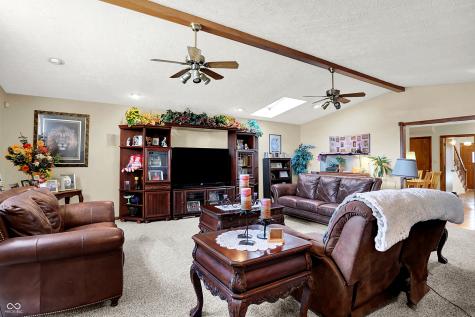 8 Marys Court Whiteland IN 46184