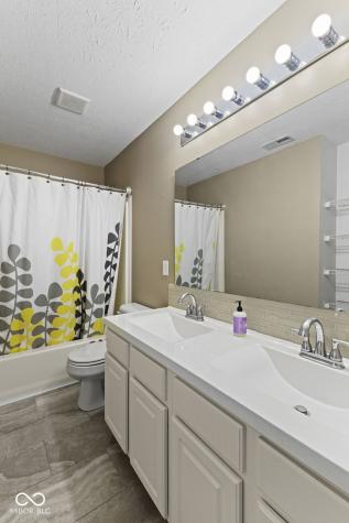 5307 Misthaven Lane Greenwood IN 46143