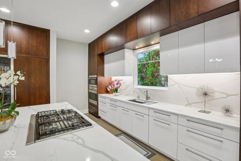 1463 Sundown Circle Carmel IN 46280
