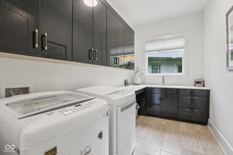 1463 Sundown Circle Carmel IN 46280