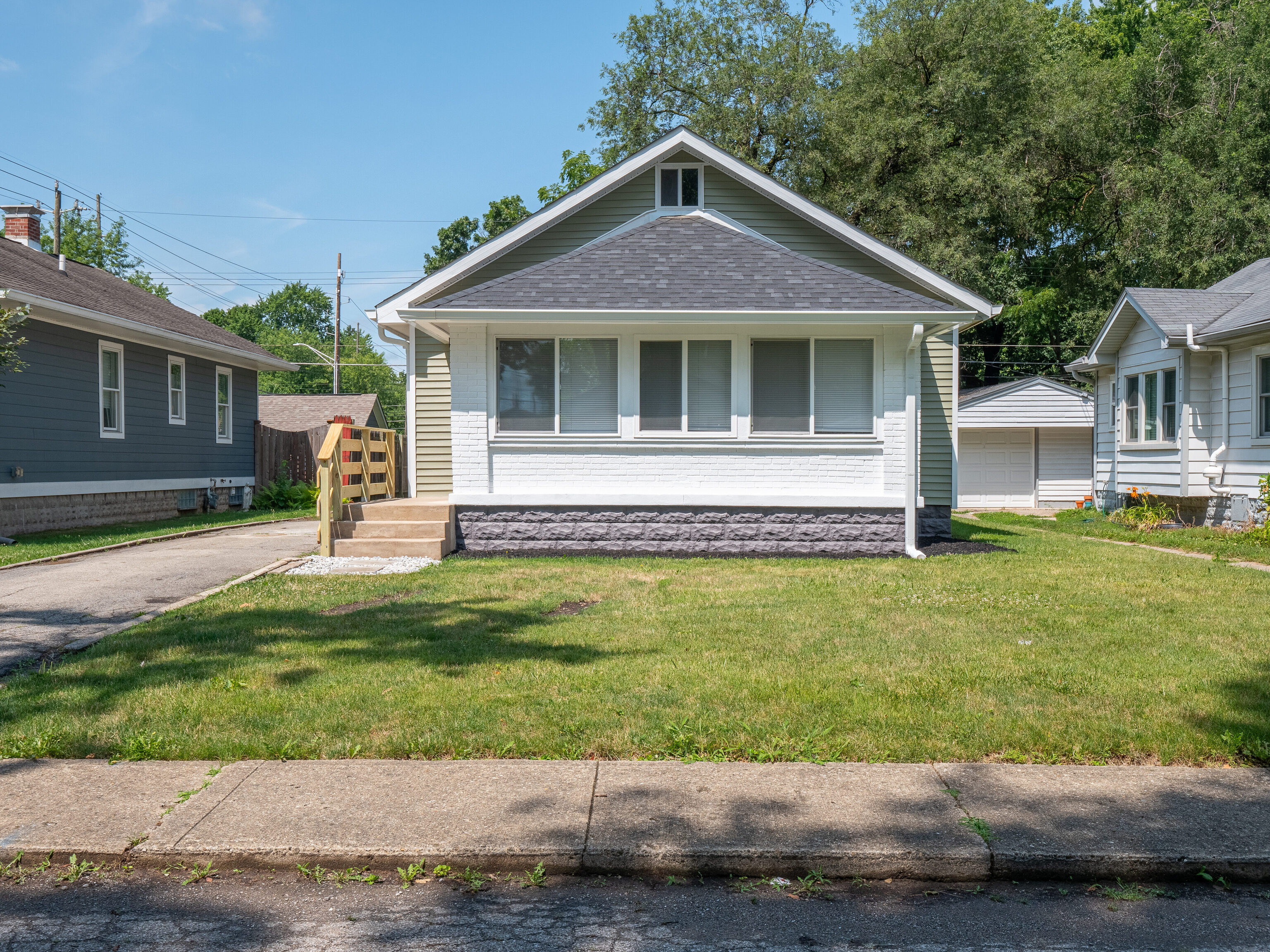 4904 Hillside Avenue Indianapolis IN 46205