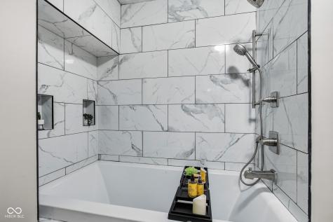 1325 S K Street Elwood IN 46036