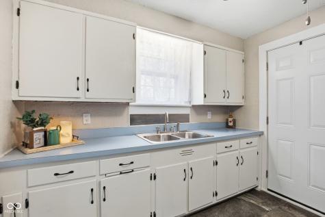 1325 S K Street Elwood IN 46036
