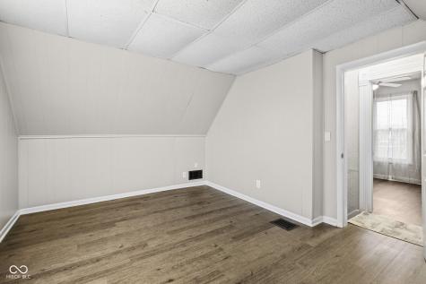 1325 S K Street Elwood IN 46036