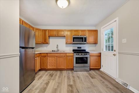 307 Crestview Court Chesterfield IN 46017