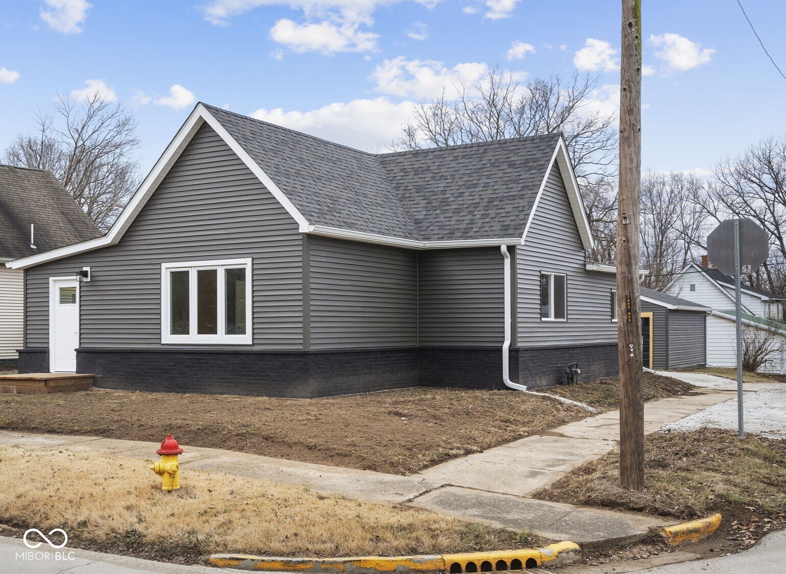 626 N Main Street Clinton IN 47842