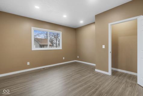 626 N Main Street Clinton IN 47842