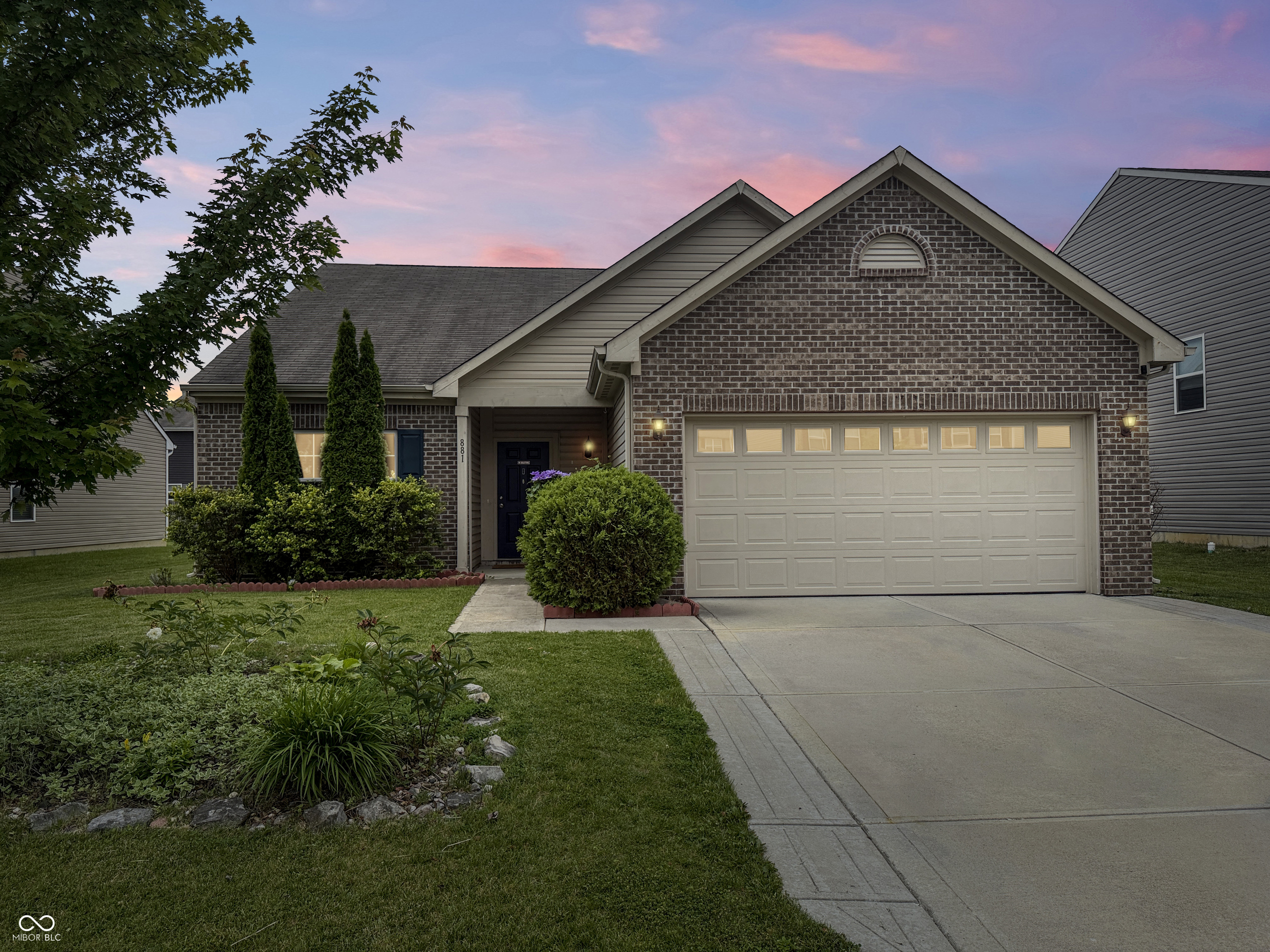881 Sommersweet Run Greenwood IN 46143