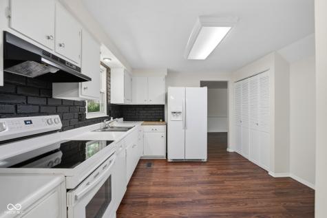 9222 Allisonwood Drive Indianapolis IN 46250