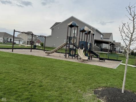 1303 Eton Way Avon IN 46123