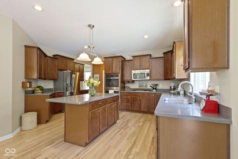 12269 Enmore Park Fishers IN 46037