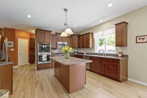12269 Enmore Park Fishers IN 46037