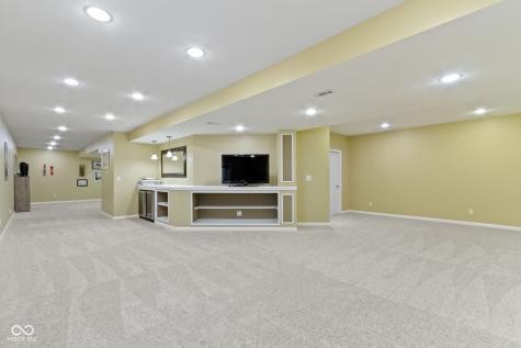 12269 Enmore Park Fishers IN 46037