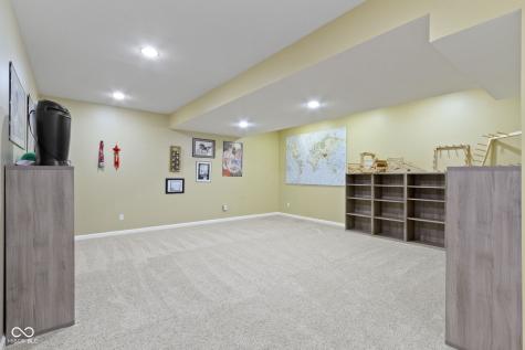 12269 Enmore Park Fishers IN 46037
