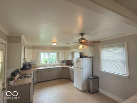 809 Cottage Avenue Crawfordsville IN 47933