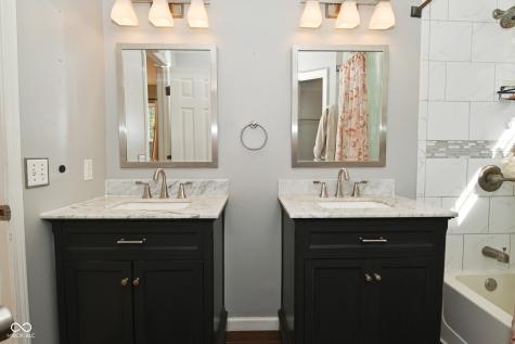 202 Sugar Bush Lane S Brownsburg IN 46112