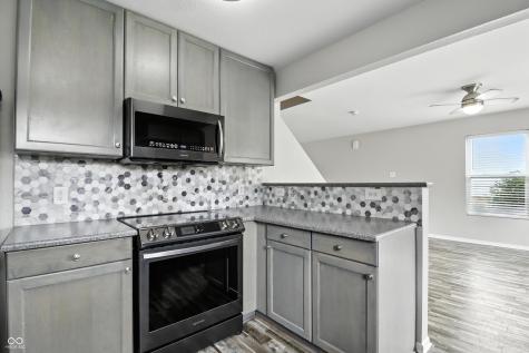 1236 N Aberdeen Drive Franklin IN 46131