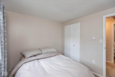 1262 Barefoot Trail Greenwood IN 46142