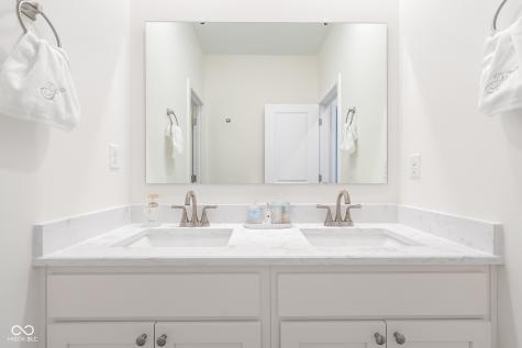 2751 Victory Drive Columbus IN 47203