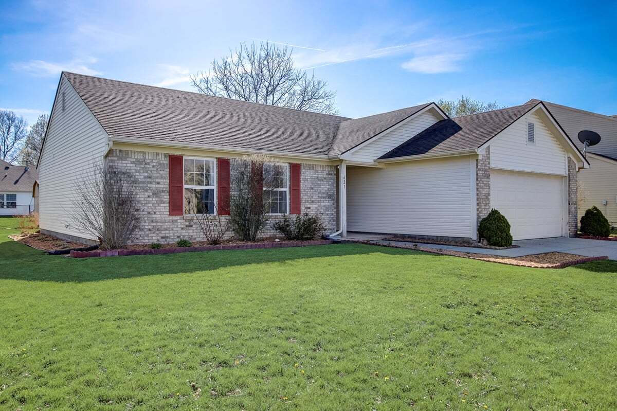 621 Woodfield Circle Avon IN 46123