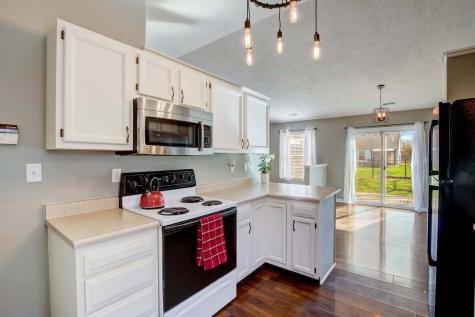 621 Woodfield Circle Avon IN 46123