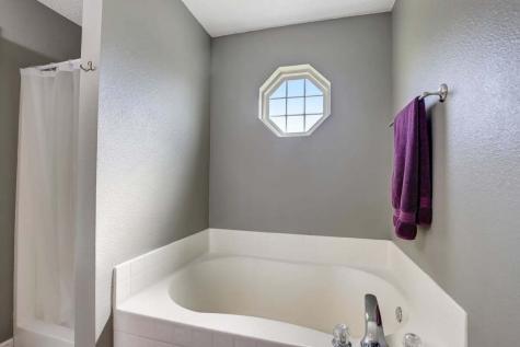 621 Woodfield Circle Avon IN 46123