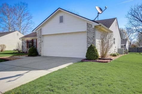 621 Woodfield Circle Avon IN 46123