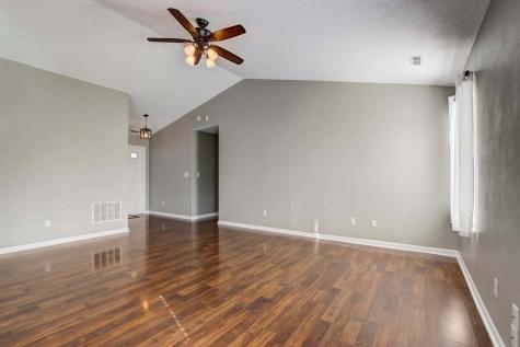 621 Woodfield Circle Avon IN 46123