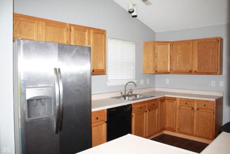 612 Woodfield Circle Avon IN 46123