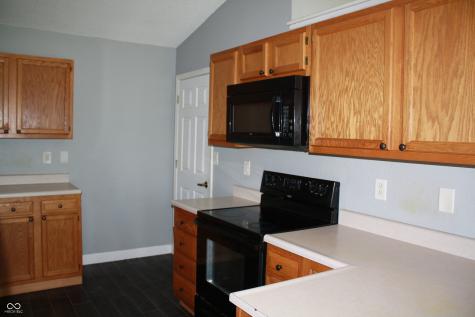612 Woodfield Circle Avon IN 46123