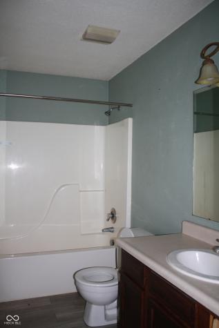612 Woodfield Circle Avon IN 46123