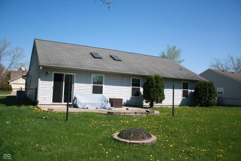 612 Woodfield Circle Avon IN 46123