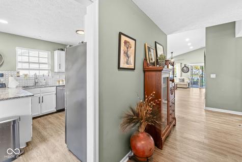 1555 Warren Lake Court Indianapolis IN 46229