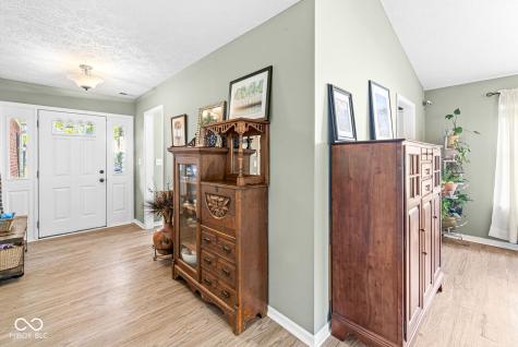1555 Warren Lake Court Indianapolis IN 46229