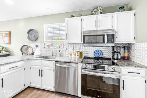 1555 Warren Lake Court Indianapolis IN 46229