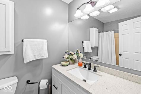 1555 Warren Lake Court Indianapolis IN 46229