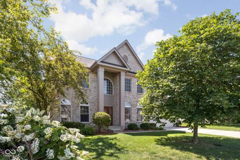 1022 Red Dunes Run Avon IN 46123
